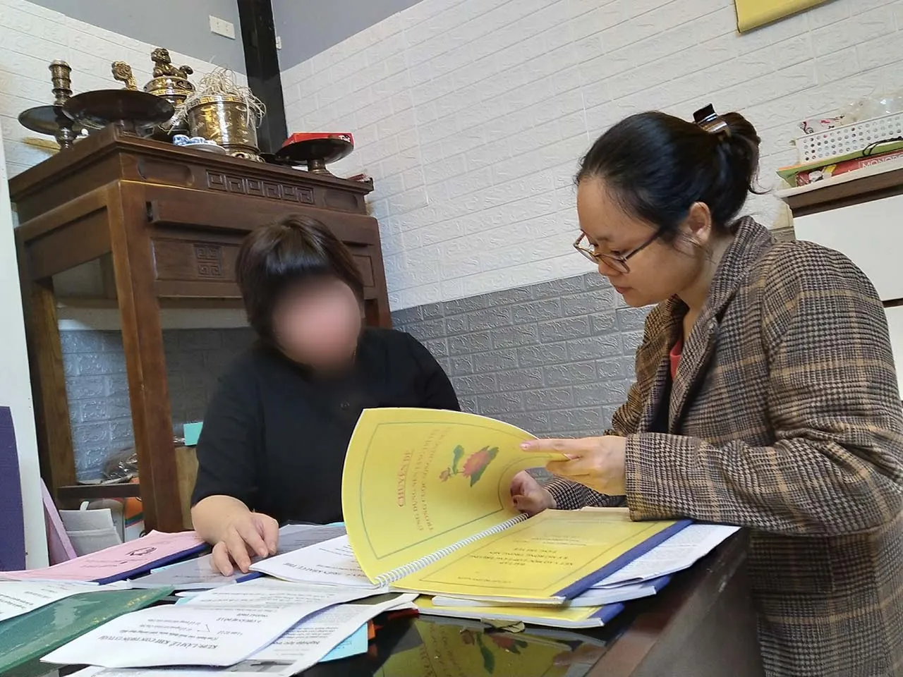 Khi Đa Cấp Len Lỏi Vào Chùa Chiềng: Niềm Tin Linh Thiêng Trở Thành Miếng Mồi Béo Bở