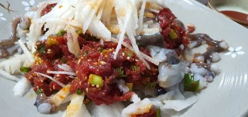 Sự kết hợp hoàn hảo giữa kim chi ủ lâu năm, thịt heo luộc và cá đuối khiến những người thích uống rượu phát cuồng! 5 nhà hàng Skate Samhap ngon nhất ở Seoul