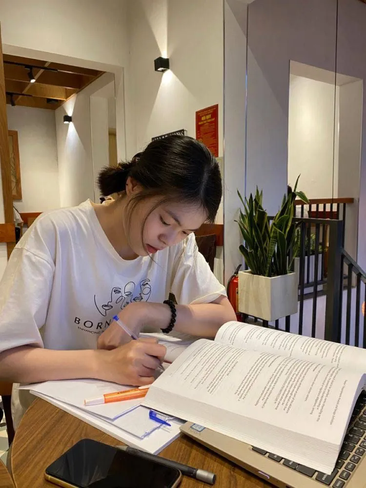 So sánh du học Hàn Quốc tự túc và du học theo học bổng - Cái nào đáng hơn?