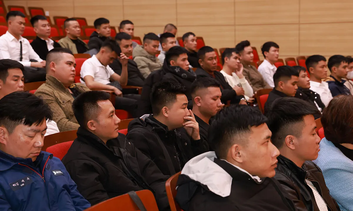 49 thợ hàn Việt Nam đầu tiên nhập cảnh Hàn Quốc theo “Visa vùng Ulsan”