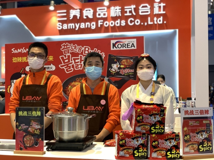 Tăng trưởng kỷ lục ở thị trường nước ngoài đưa vốn hóa Samyang Foods lên ngôi quán quân phân khúc mì gói