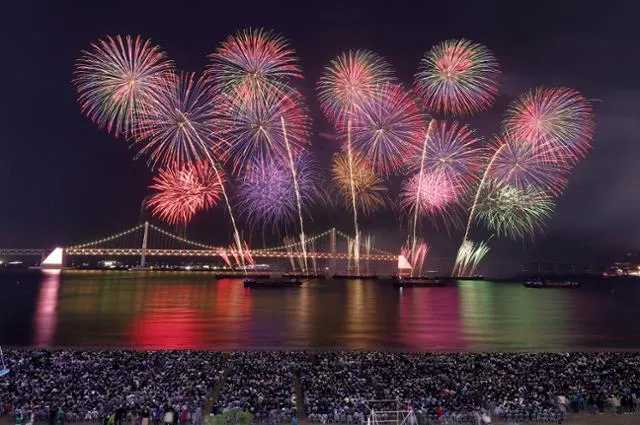 Lễ hội pháo hoa Busan lần thứ 20 thu hút hơn 1,17 triệu người – Quy mô lớn nhất từ trước tới nay