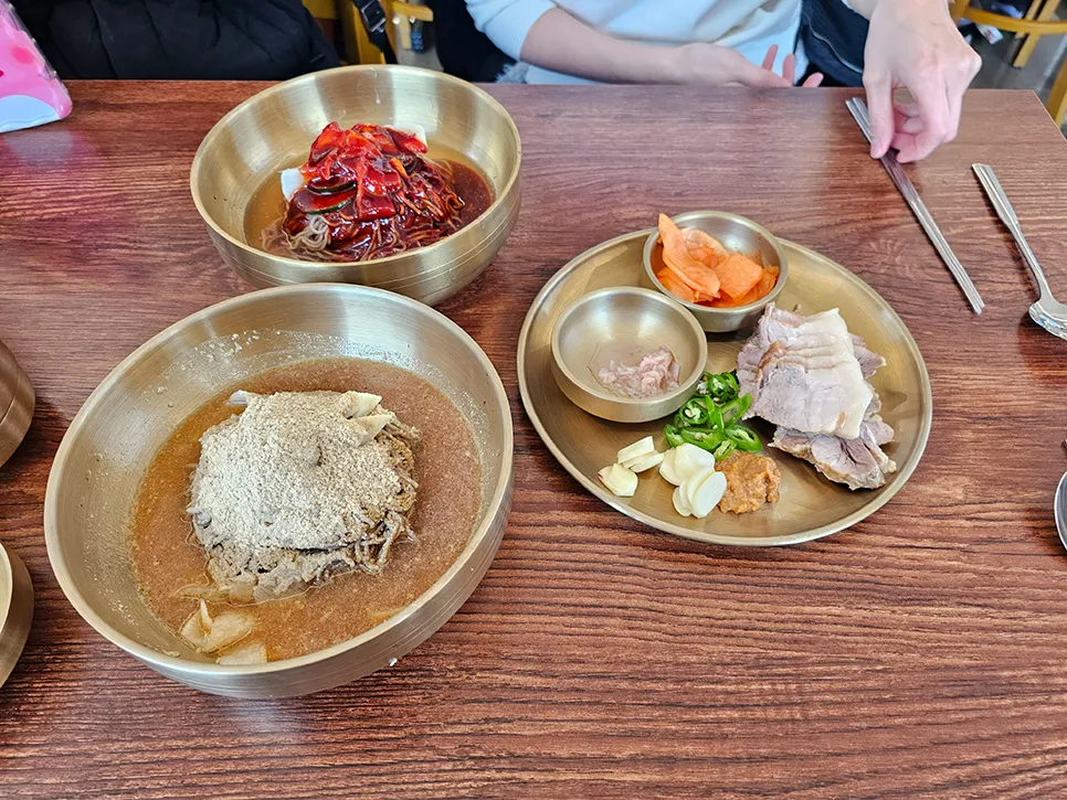 Quán mì kiều mạch Kimpo ngon, hương vị thanh sạch tại Seojo Makguksu