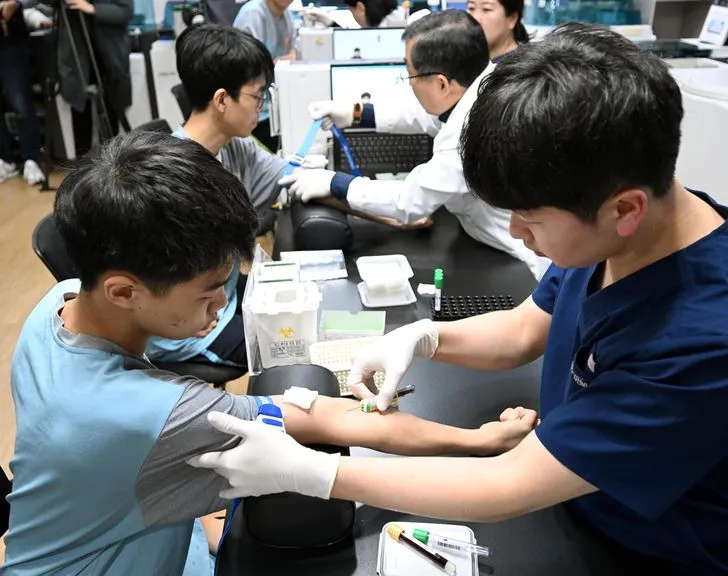 Hàn Quốc hỗ trợ phiên dịch khi khám sức khỏe nghĩa vụ quân sự cho thanh niên đa văn hóa, có cả tiếng Việt