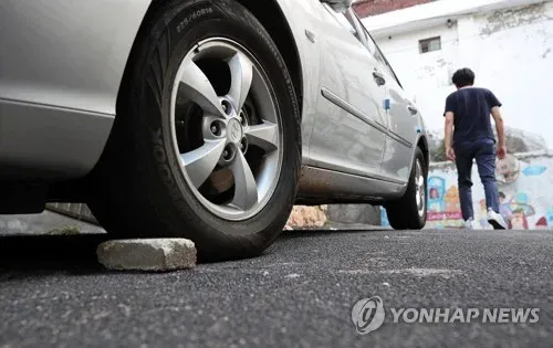 Liên tiếp tai nạn xe trôi dốc ở Gimpo: 2 người chết, 1 người mắc kẹt 2 giờ