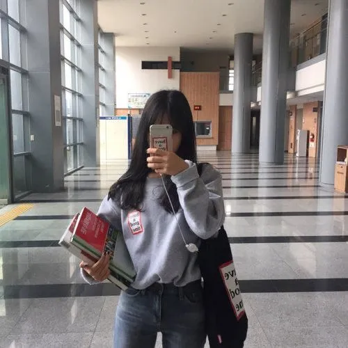 So sánh du học Hàn Quốc tự túc và du học theo học bổng - Cái nào đáng hơn?