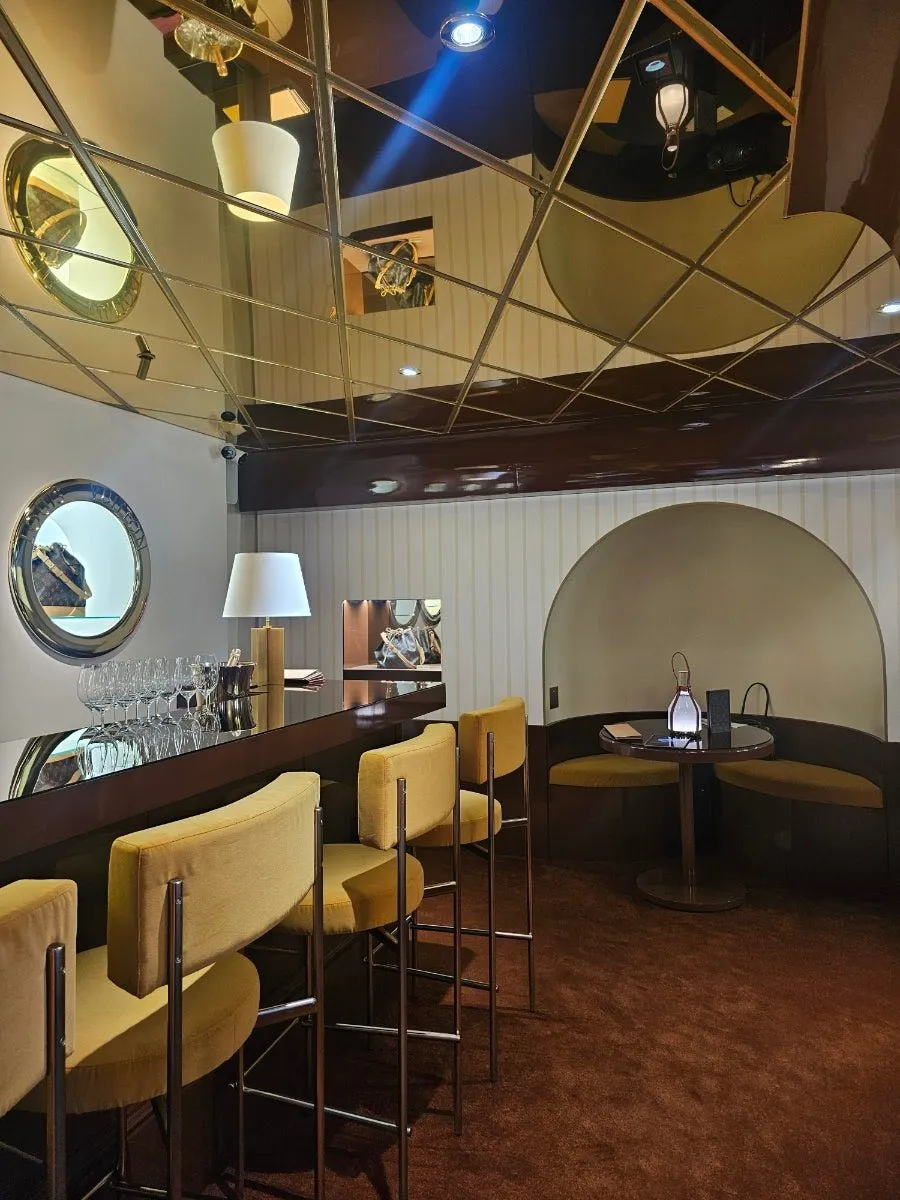 Quán cà phê Louis Vuitton Dosan: Khi tách cafe mang hơi thở của sự thượng lưu ☕👜