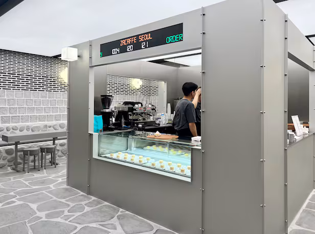 Café giữa lòng Zara – Khi thời trang và ly cà phê gặp nhau ở Seoul
