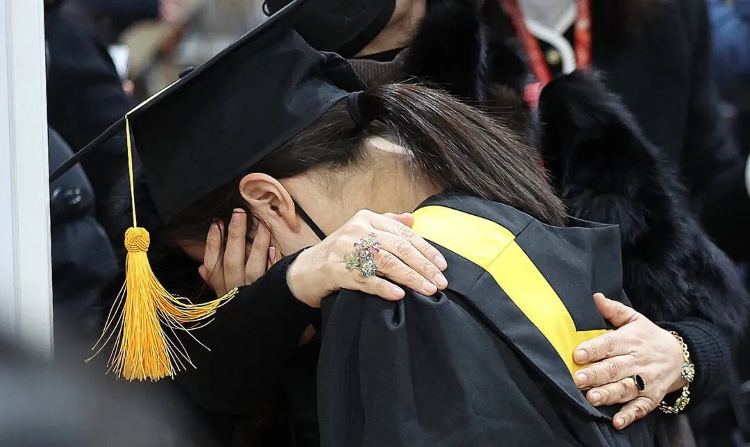Trường tiểu học ở Daegu đóng cửa ngay sau lễ tốt nghiệp - Cái kết buồn tại ngôi trường 2400 học sinh 