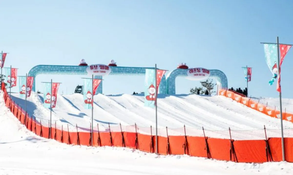 Mùa Đông ở Hàn hãy thử tài trượt tuyết tại Vivaldi Park Snowy Land