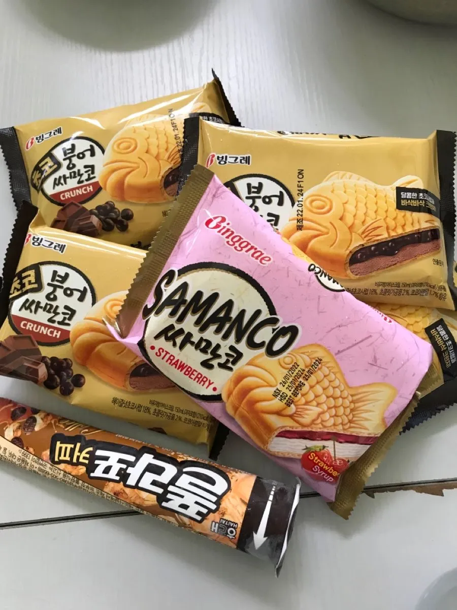 Nếu bạn chưa “crush” Samanco, thì có lẽ bạn vẫn chưa khám phá hết kho tàng snack Hàn Quốc đỉnh nhất mọi thời đại rồi đó! 🐟🍦🇰🇷