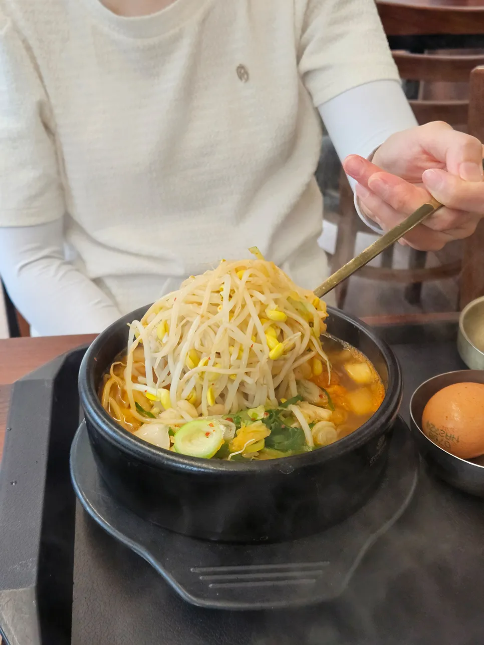 Quán canh giá đỗ Chilbok Jangteo ở Gimpo: Địa chỉ ăn sáng, giải rượu nổi tiếng với mức giá bình dân
