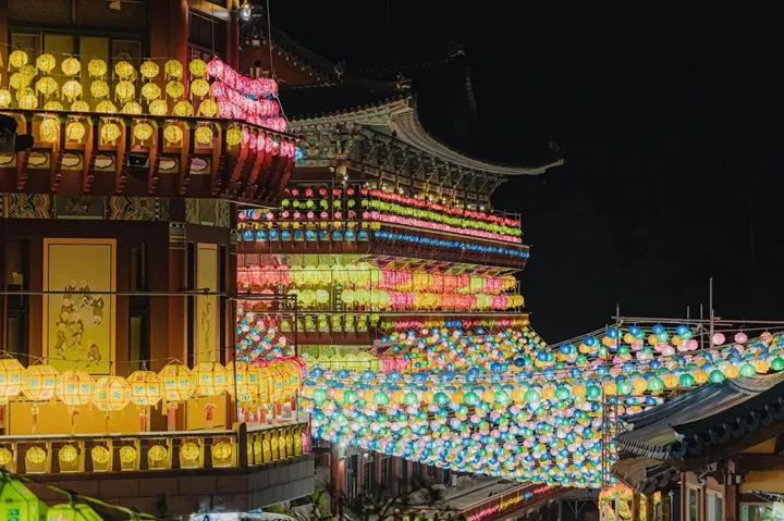 Lạc vào "biển lồng đèn" tại chùa Samgwangsa – Ngôi chùa đẹp nhất nhì Busan