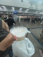 Khi bạn sắp bay nhưng mắc ... ăn