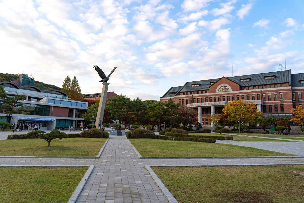 “Sức hút bất ngờ không có ở Seoul”: Vì sao hoa anh đào tại Đại học Yonsei (Wonju) được ví là “đẳng cấp vượt trội”?