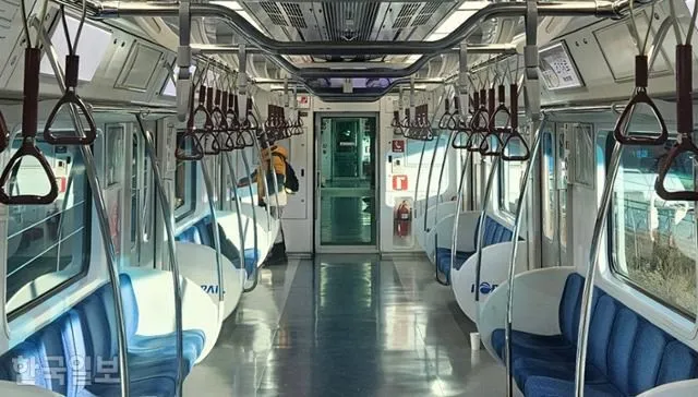 “Quá nóng” hay “quá lạnh”? Cuộc chiến âm thầm vì điều hòa trên tàu điện ngầm Seoul