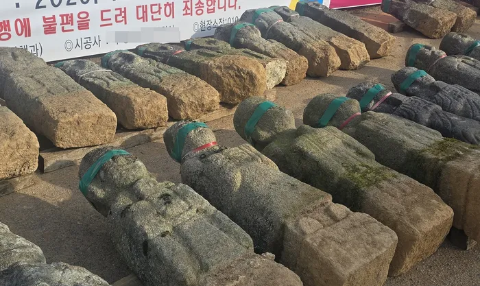👻 "Công Viên Nghệ Thuật" Hay "Phim Trường Truyền Thuyết"? Busan Đang Xây Dựng Khu Trưng Bày Đồ Đá Cổ Khiến Dân Mạng "Rợn Tóc Gáy"