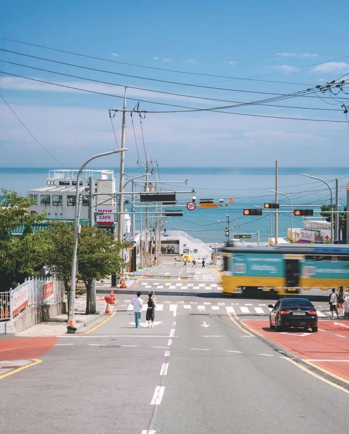 Cheongsapo Station: Khi đường ray tàu hỏa nối liền với giấc mơ biển cả 🌊🚃✨