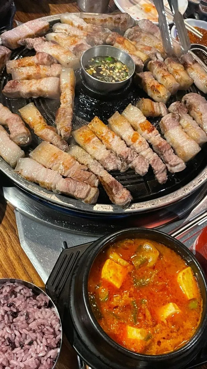 TẠI SAO NGƯỜI HÀN LẠI "CUỒNG" THỊT NƯỚNG KHÔNG TẨM ƯỚP QUÁ NHIỀU?