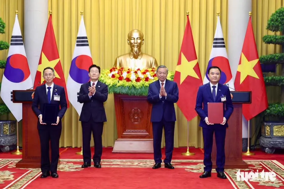 Tin vui dành cho anh chị em Việt ở Hàn: Hàn Quốc tiếp tục xem xét đơn giản hóa thủ tục Visa cho công dân Việt Nam