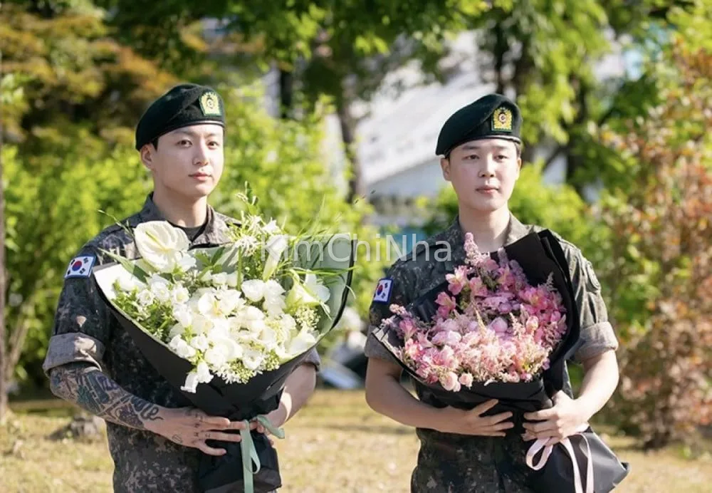 [Tin vui cho Army] Jimin, Jungkook chính thức xuất ngũ, BTS chỉ còn một bước nữa để tái hợp hoàn toàn