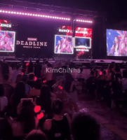 Hết sức nóng concert, đến loạt cảnh tượng "xấu xí" của fan BLACKPINK tại "DEADLINE" gây tranh cãi ầm ĩ!